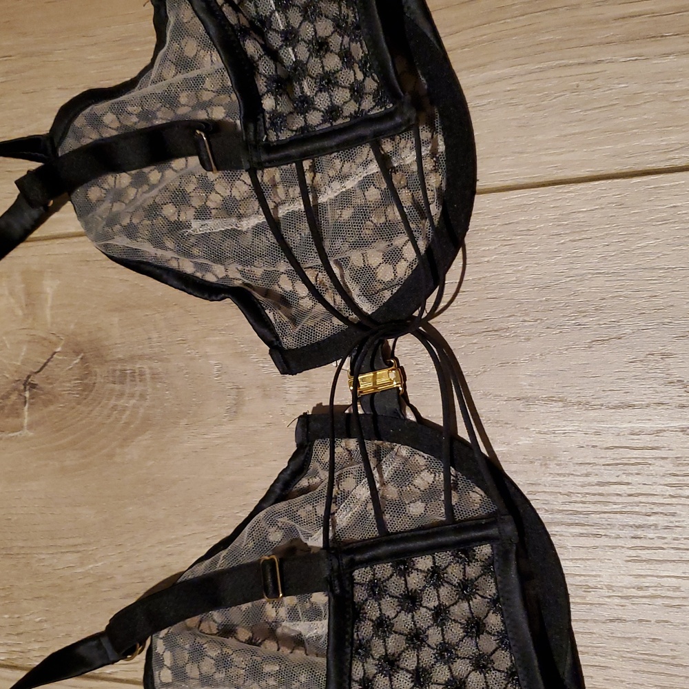 VS Very Sexy Mesh Starburst Unlined Demi Bra 36DD - Picture 9 of 12